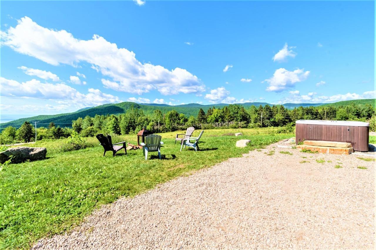 Maison Accueillante - Spa, Fleuve Et Montagnes! Petite-Riviere-Saint-Francois Bagian luar foto